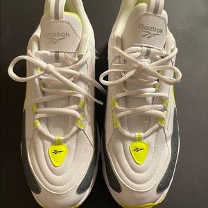 COPY - Size 8 reebok aztrek sneaker